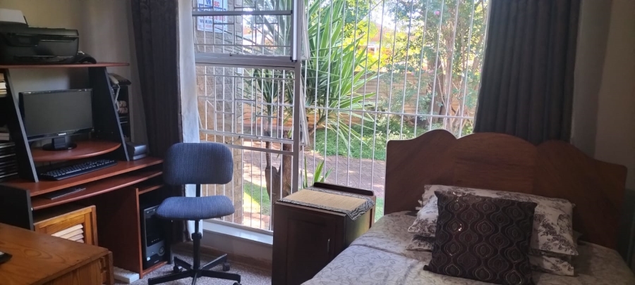 5 Bedroom Property for Sale in Langenhovenpark Free State